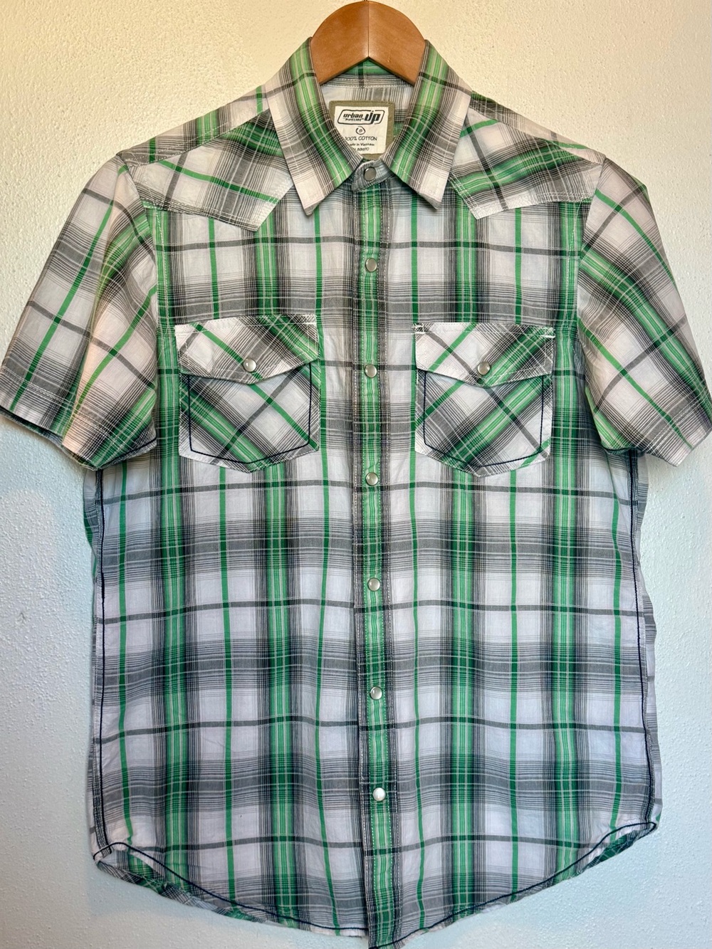urban up pipeline Green and White Plaid Short-Sleeve w/ Snap buttons